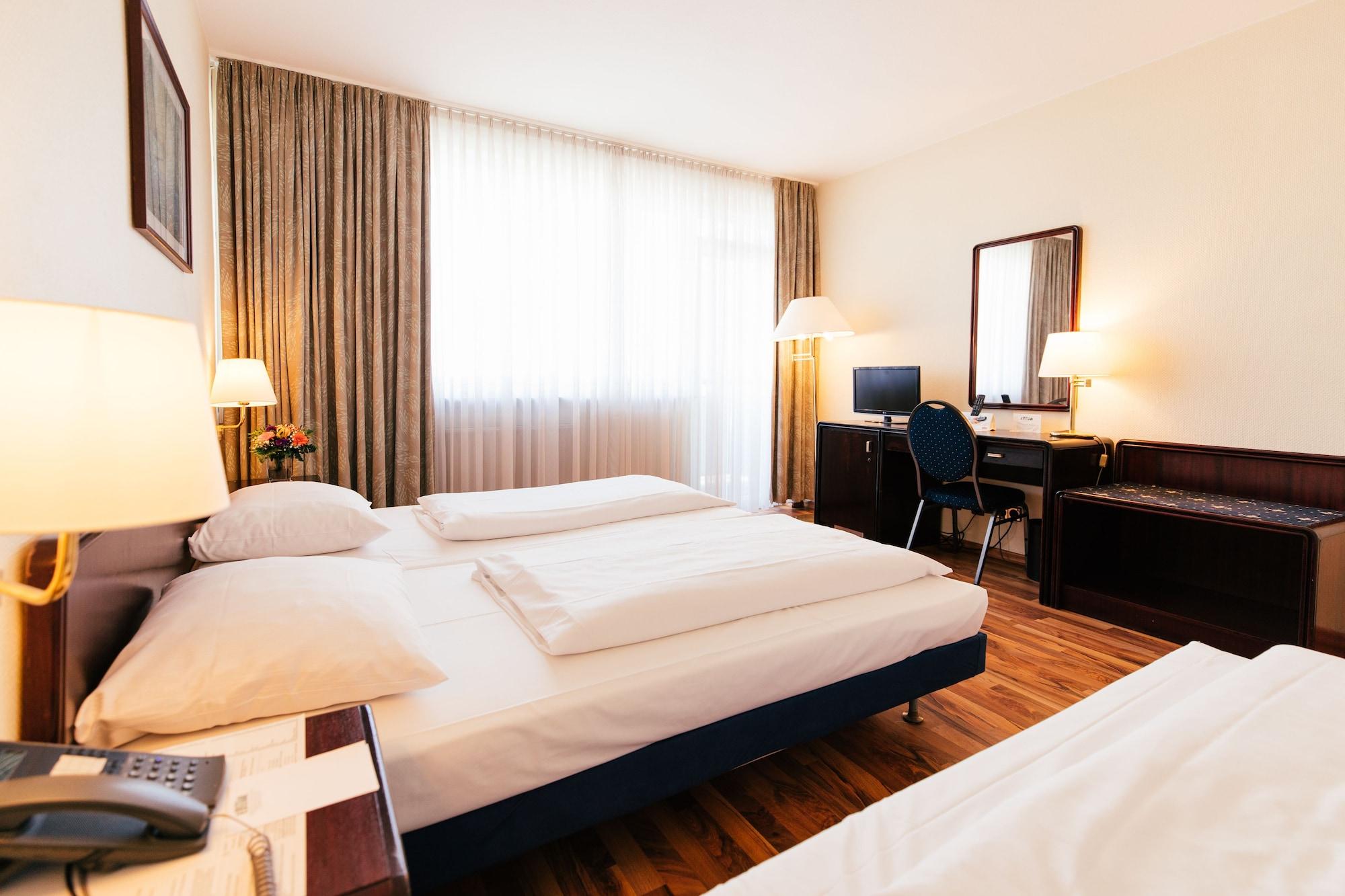 โรงแรมเอ็กเซลซิเออร์ - เซ็นทรัล สเตชั่น Frankfurt am Main ภายนอก รูปภาพ
