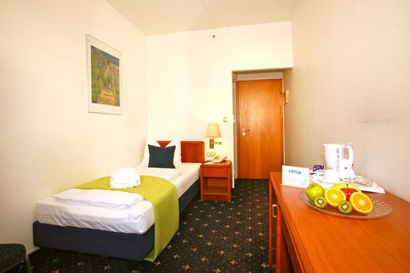 โรงแรมเอ็กเซลซิเออร์ - เซ็นทรัล สเตชั่น Frankfurt am Main ภายนอก รูปภาพ