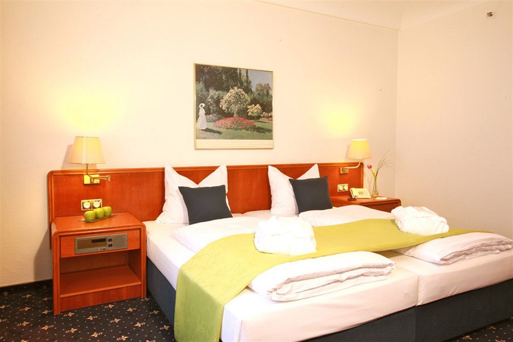 โรงแรมเอ็กเซลซิเออร์ - เซ็นทรัล สเตชั่น Frankfurt am Main ภายนอก รูปภาพ