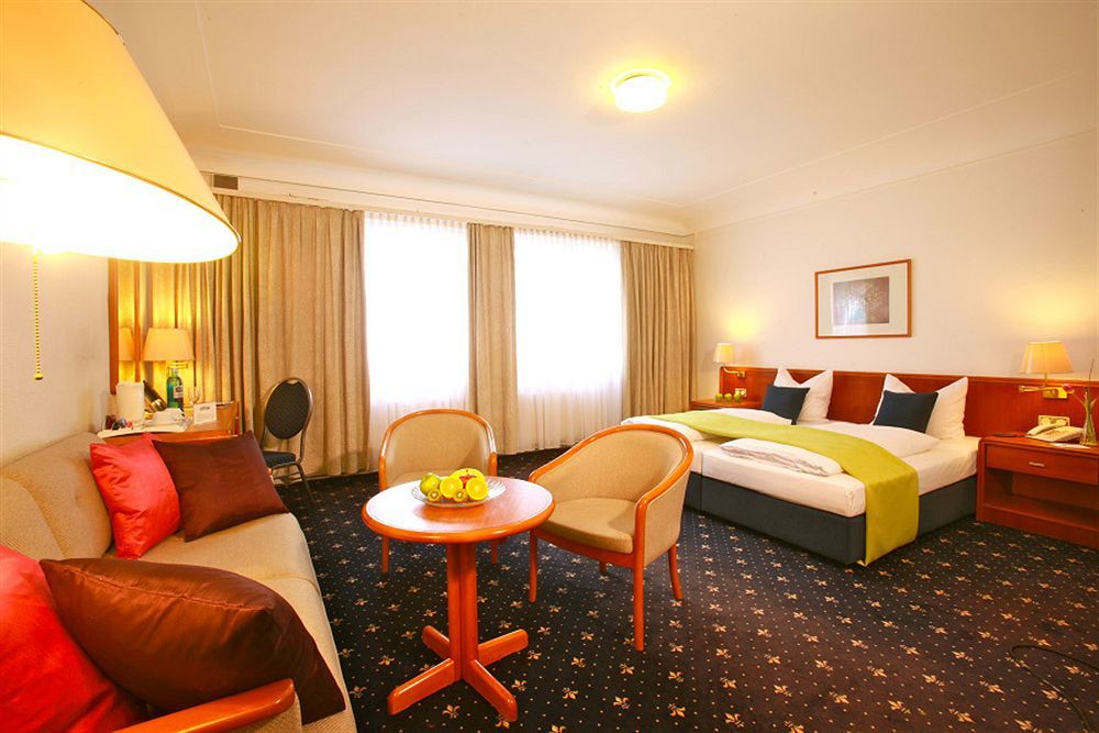 โรงแรมเอ็กเซลซิเออร์ - เซ็นทรัล สเตชั่น Frankfurt am Main ภายนอก รูปภาพ